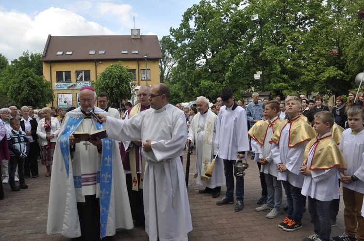 Powitanie ikony MB Częstochowskiej w parafii św. Jakuba w Głownie