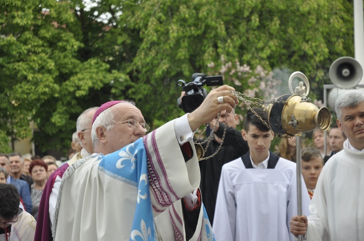 Powitanie ikony MB Częstochowskiej w parafii św. Jakuba w Głownie