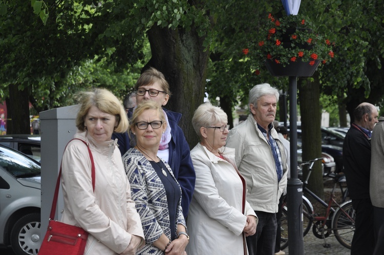 Powitanie ikony MB Częstochowskiej w parafii św. Jakuba w Głownie