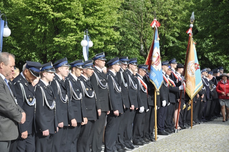 Powitanie ikony MB Częstochowskiej w parafii św. Jakuba w Głownie