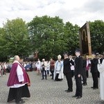 Powitanie ikony MB Częstochowskiej w parafii św. Jakuba w Głownie