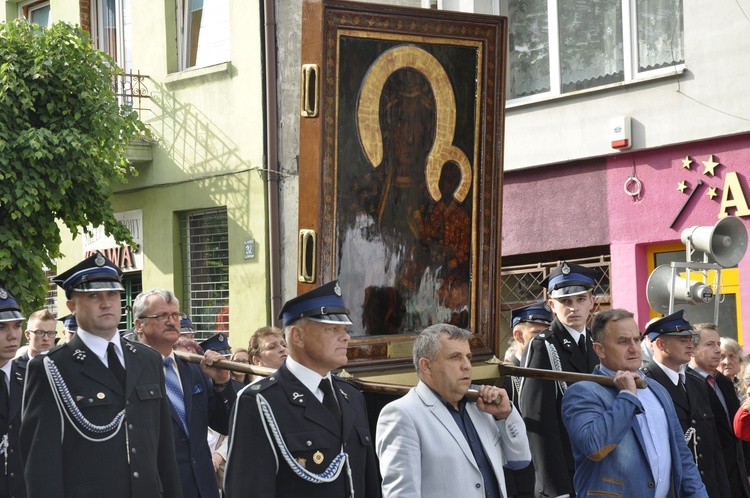 Powitanie ikony MB Częstochowskiej w parafii św. Jakuba w Głownie