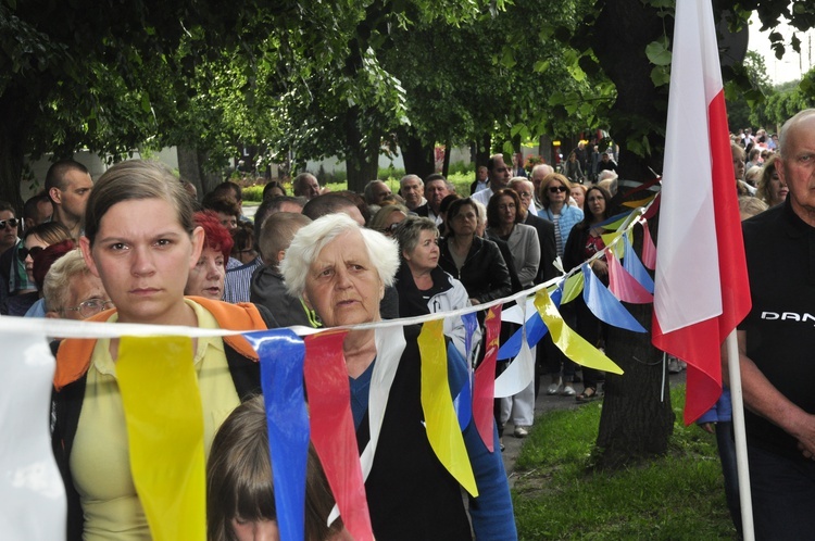 Powitanie ikony MB Częstochowskiej w parafii św. Jakuba w Głownie