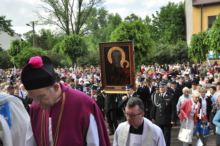 Powitanie ikony MB Częstochowskiej w parafii św. Jakuba w Głownie