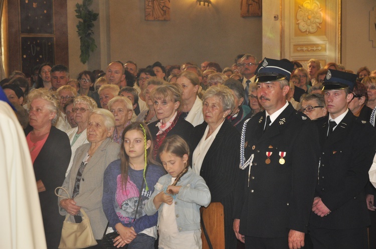 Powitanie ikony MB Częstochowskiej w parafii św. Jakuba w Głownie