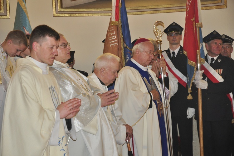 Powitanie ikony MB Częstochowskiej w parafii św. Jakuba w Głownie