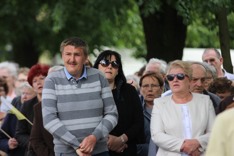 Powitanie ikony MB Częstochowskiej w parafii św. Jakuba w Głownie