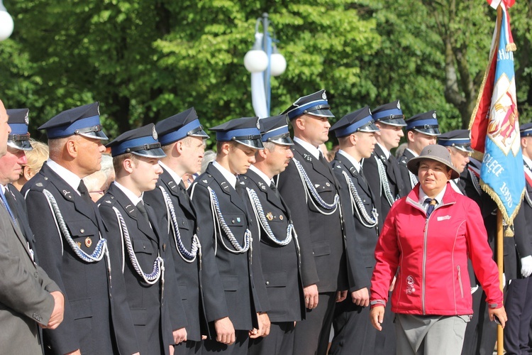 Powitanie ikony MB Częstochowskiej w parafii św. Jakuba w Głownie