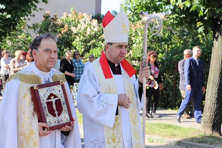 Powitanie ikony MB Częstochowskiej w parafii św. Barbary w Głownie