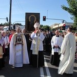 Powitanie ikony MB Częstochowskiej w parafii św. Barbary w Głownie