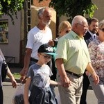 Powitanie ikony MB Częstochowskiej w parafii św. Barbary w Głownie