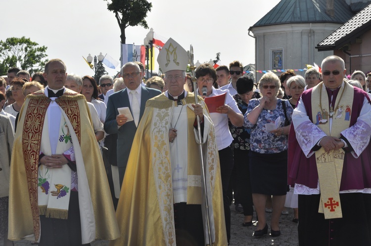 Powitanie ikony MB Częstochowskiej w Dmosinie