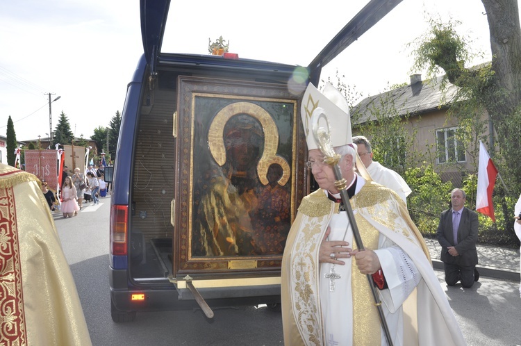 Powitanie ikony MB Częstochowskiej w Dmosinie