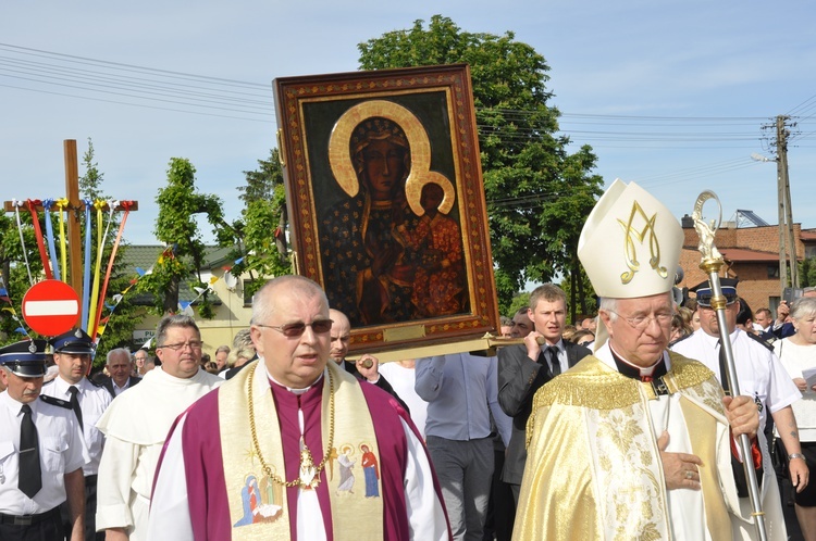 Powitanie ikony MB Częstochowskiej w Dmosinie