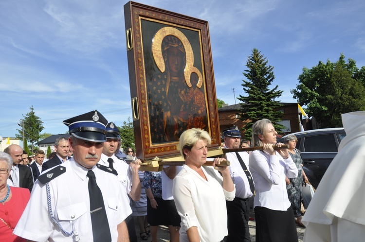 Powitanie ikony MB Częstochowskiej w Dmosinie