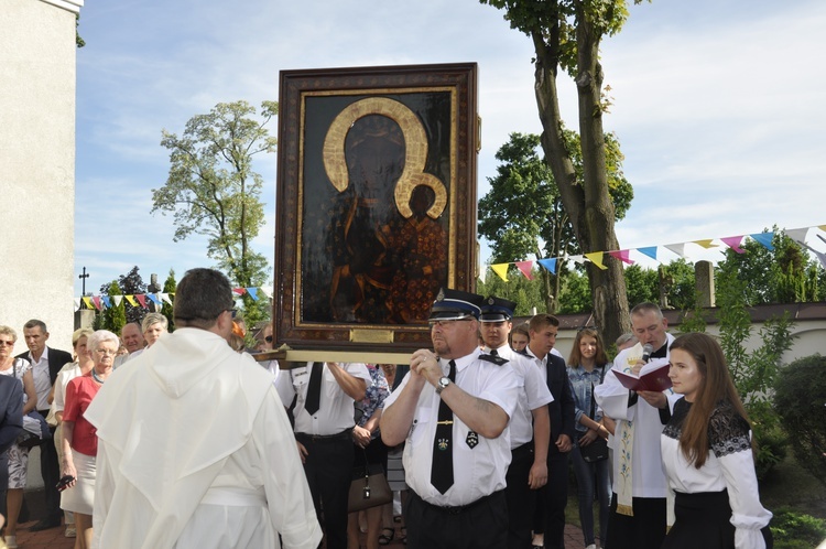 Powitanie ikony MB Częstochowskiej w Dmosinie