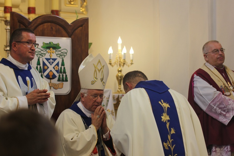 Powitanie ikony MB Częstochowskiej w Dmosinie