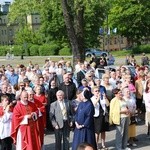 Procesja z figurą Matki Bożej Fatimskiej na plac koronacyjny