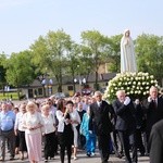 Procesja z figurą Matki Bożej Fatimskiej na plac koronacyjny