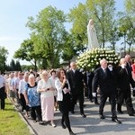 Procesja z figurą Matki Bożej Fatimskiej na plac koronacyjny