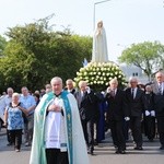 Procesja z figurą Matki Bożej Fatimskiej na plac koronacyjny