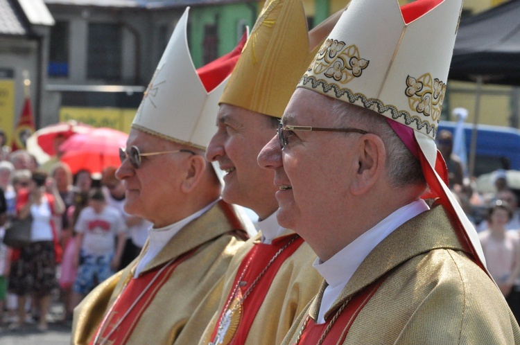 Procesja do ołtarza - Msza św. koronacyjna