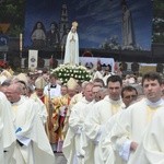 Zakończenie Mszy św. i procesja do sanktuarium