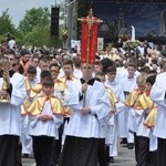 Zakończenie Mszy św. i procesja do sanktuarium