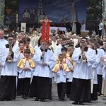 Zakończenie Mszy św. i procesja do sanktuarium