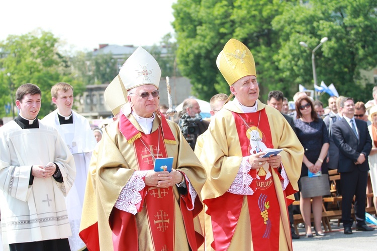 Procesja do ołtarza - Msza św. koronacyjna