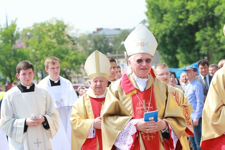 Procesja do ołtarza - Msza św. koronacyjna