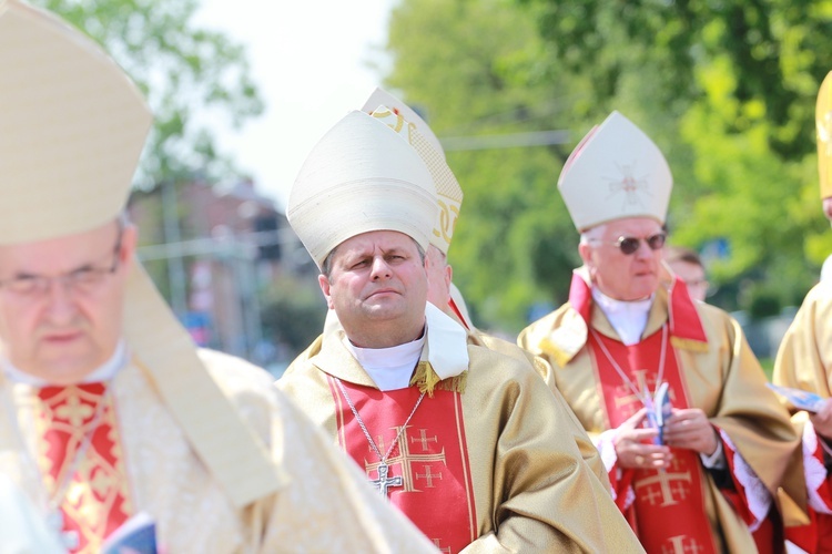 Procesja do ołtarza - Msza św. koronacyjna