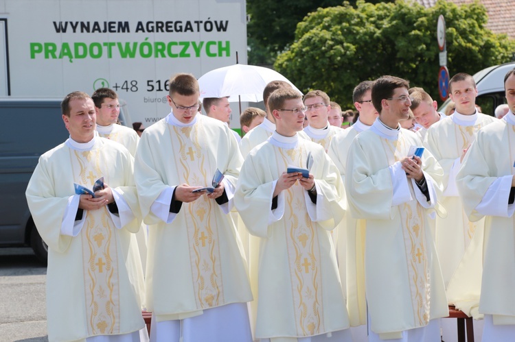 Procesja do ołtarza - Msza św. koronacyjna