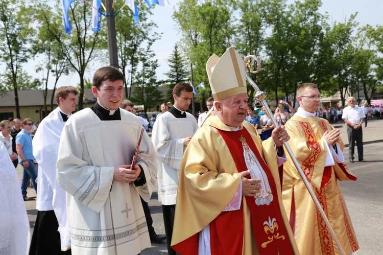 Procesja do ołtarza - Msza św. koronacyjna