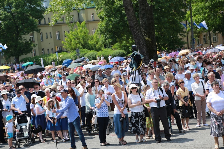 Nałożenie korony