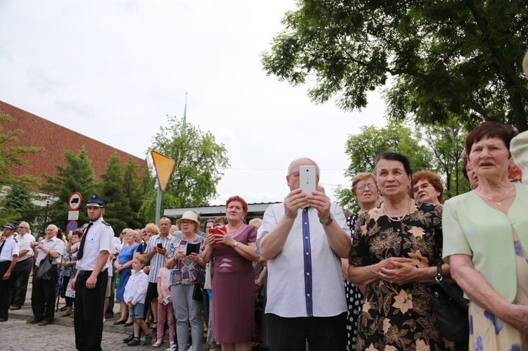 Zakończenie Mszy św. i procesja do sanktuarium