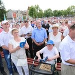 Zakończenie Mszy św. i procesja do sanktuarium