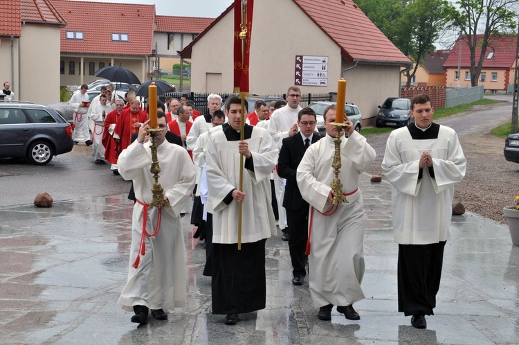 Poświęcenie kościoła i ołtarza w Skrzatuszu