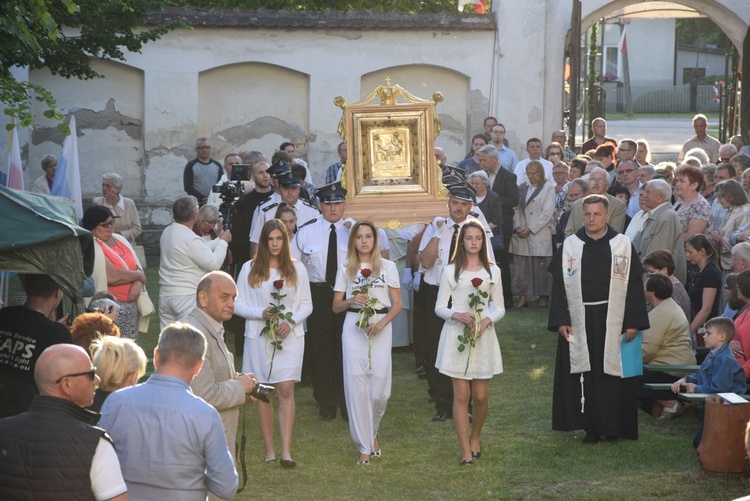 Obchody 250. rocznicy koronacji cudownego obrazu Matki Bożej w Miedniewicach