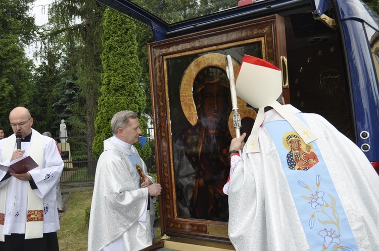 Powitanie ikony MB Częstochowskiej w Domaniewicach