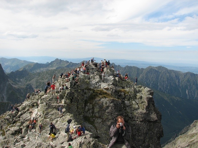 Tatry: Turystka spadła w przepaść na Rysach