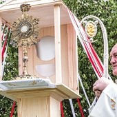 Procesja Bożego Ciała zatrzyma się tradycyjnie przy czterech ołtarzach.