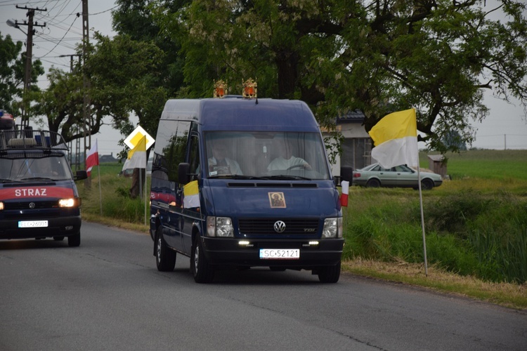 Powitanie ikony MB Częstochowskiej w Zdunach