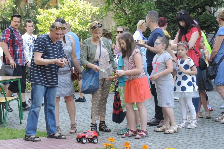 Szkolno-Parafialny Festyn "u Sióstr"