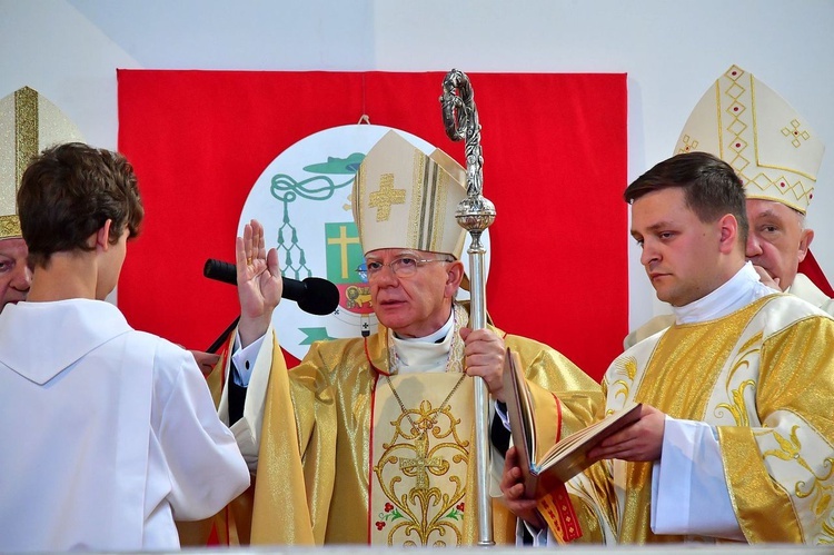 Episkopat Polski w kościele św. Krzyża w Zakopanem