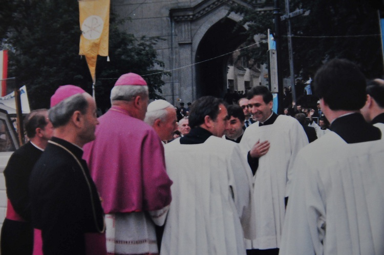 Jan Paweł II w katedrze lubelskiej 9 czerwca 1987 r.