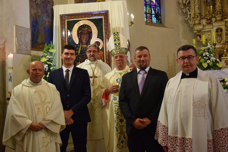 Powitanie ikony MB Częstochowskiej w Chruślinie