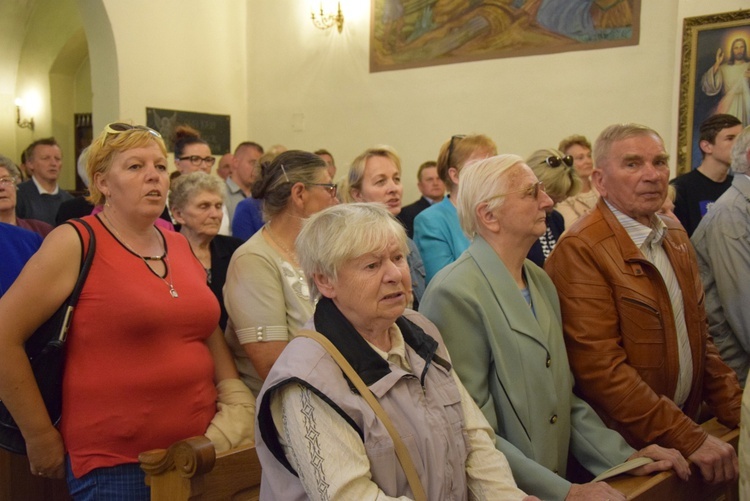 Powitanie ikony MB Częstochowskiej w Chruślinie