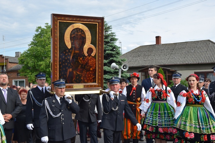 Powitanie ikony MB Częstochowskiej w Chruślinie