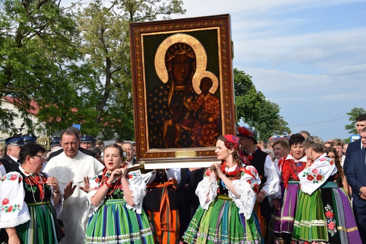 Powitanie ikony MB Częstochowskiej w Chruślinie